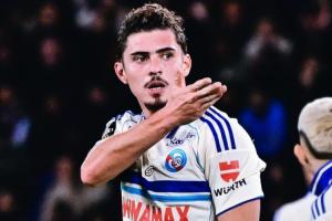 1米9阿根廷大中锋！潘尼切利8场7球领跑法甲射手榜，战巴黎双响