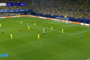 轻松！萨维尼奥传中，中路无人盯防B席甩头轰门得手，曼城2-0领先