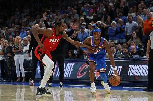 SGA：最后我准备投篮杜兰特也以为我要投他起跳了 我就造了犯规