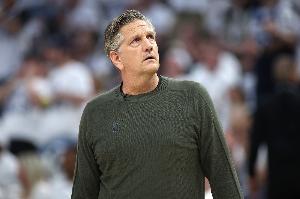 媒体人：开拓者在学习雷霆&步行者的长轮换保持整场强度 芬奇快看