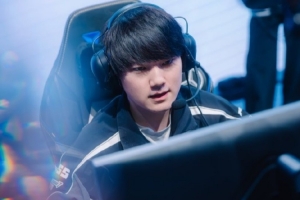 LPL官方发布TES赛后返图：失利志未消，整装再启航