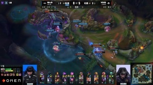 韩国解说看VKS输团哀嚎：琪亚娜抢龙啊！啊啊啊被BLG团灭了！