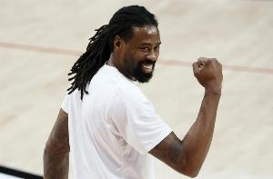 美网友谈小乔丹签鹈鹕：然并卵 他咋还在联盟？鹈鹕堆几个内线了