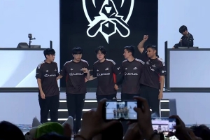 媒体人：Quid阿卡丽玩得有种解散局悲壮感 这打野太搞了坑了两把