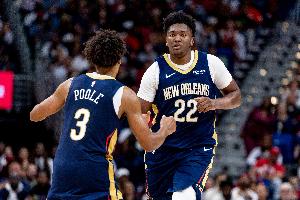 奎因：费尔斯表现很关键 教练信任我们说明我们有能力在这竞争