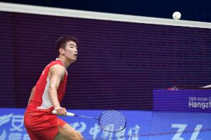 法国羽毛球公开赛男单：李诗沣2-1击败渡边航贵，半决赛对安东森