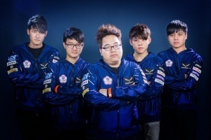 十年饮冰！CFO代表赛区时隔十年杀入八强 上次是Karsa的FW+西门的AHQ