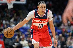 成长迅速！凯肖恩-乔治半场10中7高效拿下18分5板3助2断1帽