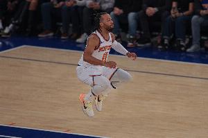 很稳！布伦森半场12中6贡献全队最高15分外加4板 正负值+5