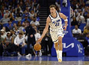 中规中矩！小瓦格纳14中6拿到22分7板2助1帽