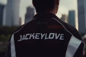 JackeyLove：Caps我会带你重回18年的记忆 这一次也没什么不一样
