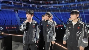 TES粉丝超话怒喷野辅：不行让风月上来试试吧！怎么也来世界赛一趟