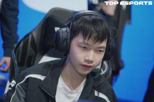 有血性但不多！一局拿一个头？Creme虽然阿卡丽打出血性，但阿萝拉直接1-7