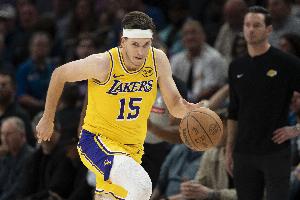 稳得很！里夫斯22中9拿到26分4板11助