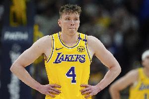 没起色！克内克特11分钟4中1拿到3分出现2犯规 正负值-6