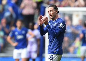 镜报：为应对入室盗窃，英超球员雇佣前格斗选手加强安全防护