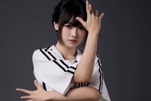 主持周敢敢更博晒照：你喜欢哪个Pose？