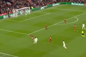 专克皇马！布拉德利防死维尼修斯，极致卡位 干净下铲 造对手黄牌