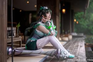 小钰晒照：青城山高风露寒，佩环挂着山花树