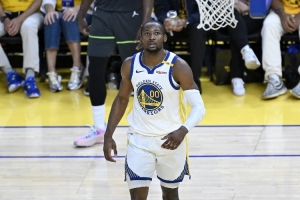 第三节全队11次犯规！库明加：势头和节奏被打断 这是我的责任