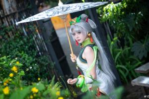 主持骆歆晒照：来了来了！是超级可爱的熊猫娃娃拉克丝！！！