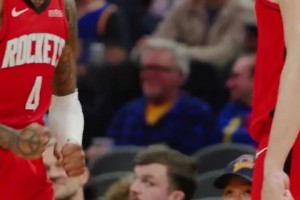 杰伦-格林和申京激情庆祝!火密：第一次见到格林青筋暴起的样子