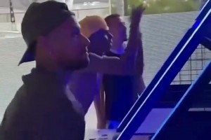 双马尔PK！亚马尔和内马尔玩投篮机