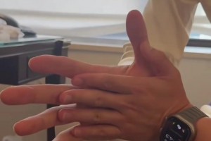 杨瀚森的手有多大？能否和快船小卡一较高下？？？