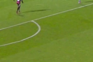 你俩耍猴呢！求对面前锋的心理阴影面积