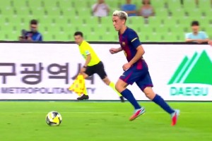 孔德直塞打穿防线，加维挑射破门梅开二度