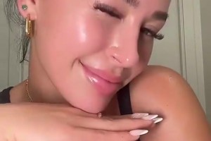 贝林嫂！贝林厄姆女友大秀性感身材，不得不说真好看