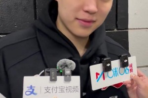 在替补席和队友喊得最多的是？瀚森：不能说有时候有点骂人的