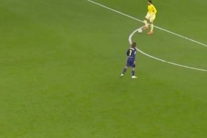 这也是没谁了！一个后场出球，拉亚也能给玩出花来！