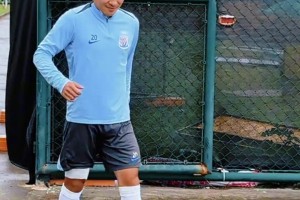 申花赛前：吴曦化身“面具侠”，于汉超、谢鹏飞和戴伟浚已合练